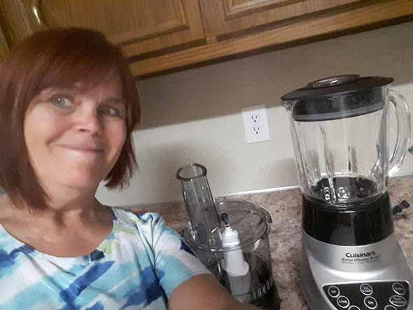 A very happy LC giveaway winner with her new blender.