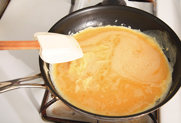 how-to-make-perfect-scrambled-eggs-3
