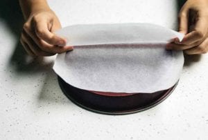 How to Line a Cake Pan 2