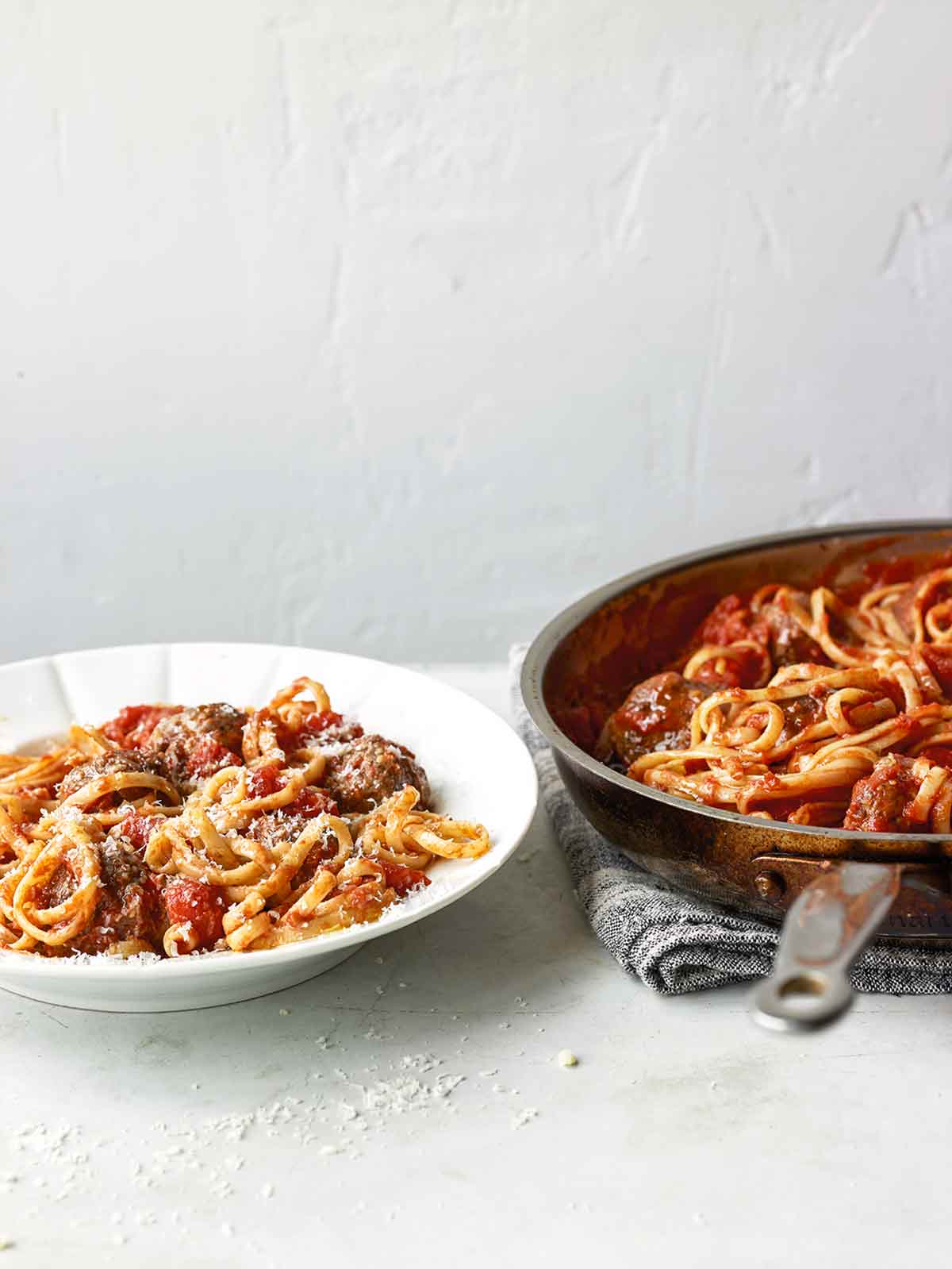 This spaghetti and meatballs from Dorie Greenspan is, as you'd expect, easy and delicious. #spaghetti #meatballs #spaghettiandmeatballs #doriegreenspan