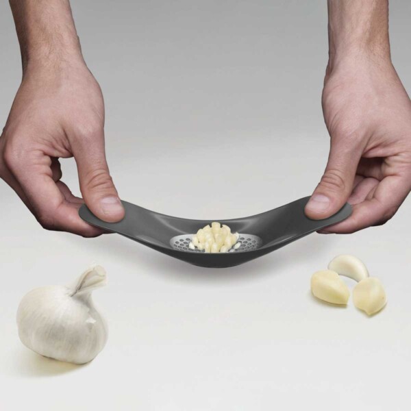 Joseph Joseph Garlic Rocker crushing garlic