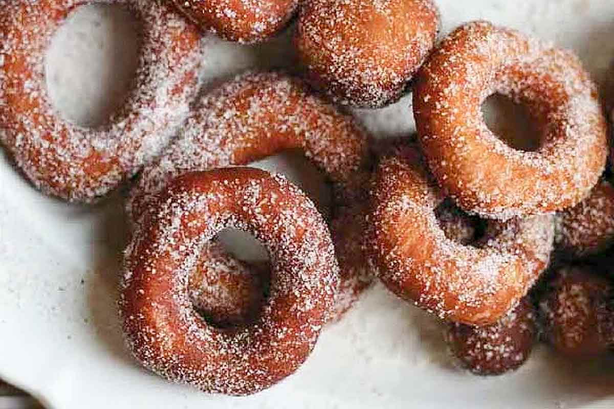 easy-raised-doughnuts-cuddureddi-fp