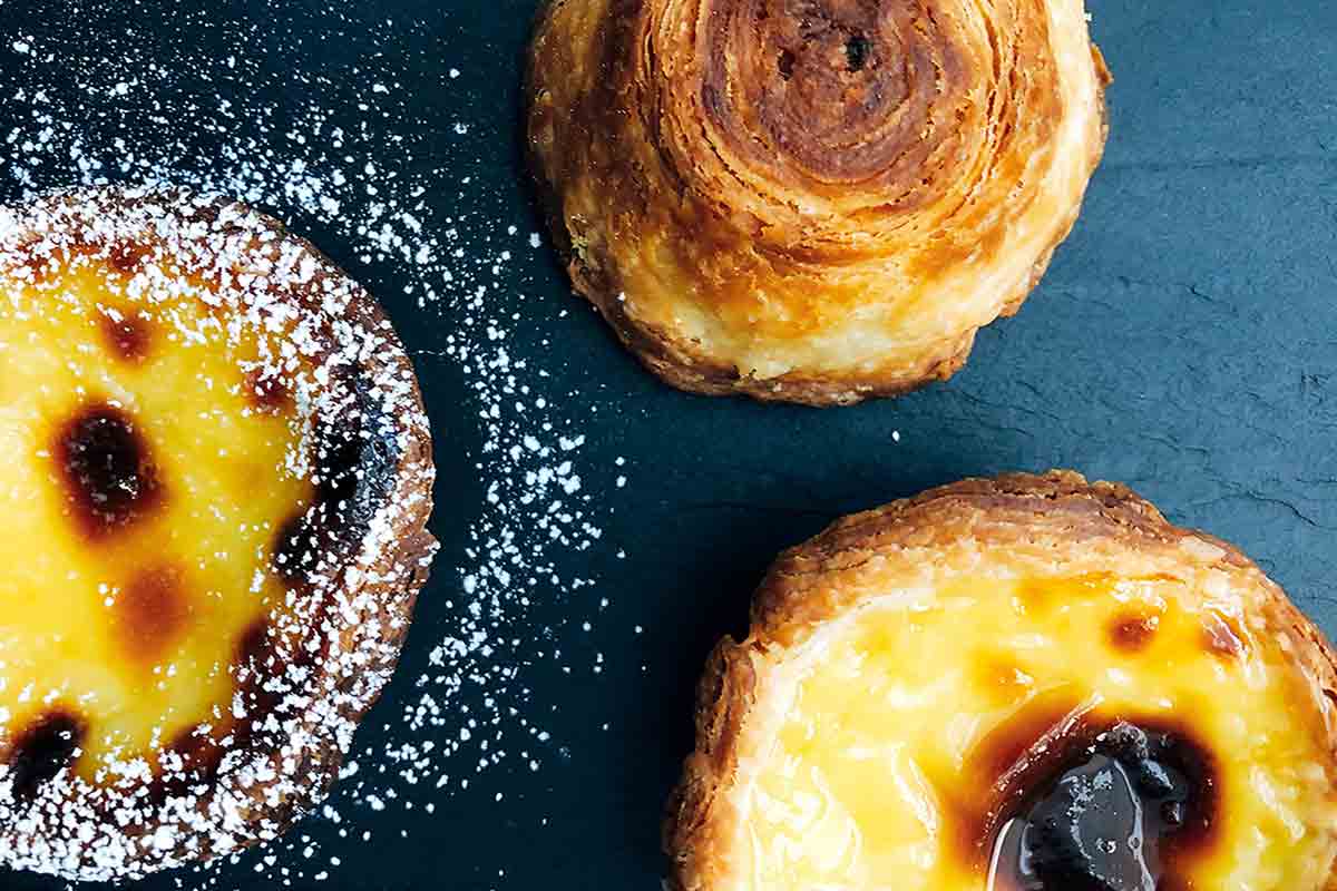 Pastel de Nata Tins (Egg Tart Tins) - Made in Portugal Out of Galvanized Steel - Includes Pastéis de Nata Print Postcard and Downloadable Recipe - Set