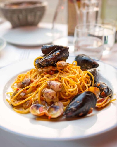 Linguine with Mixed Seafood – Leite's Culinaria