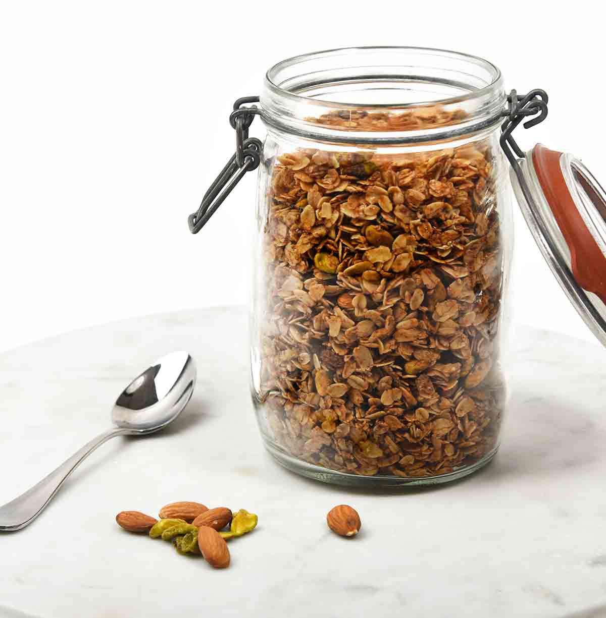 A mason jar pan filled with baklava granola