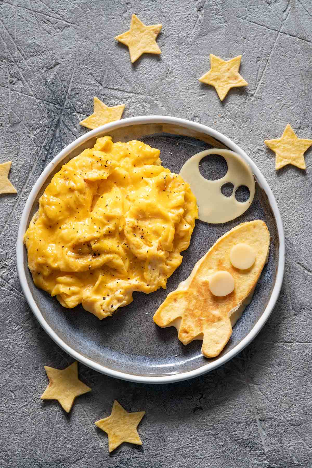 Mom's Favorite Cheesy Scrambled Eggs - 40 Aprons