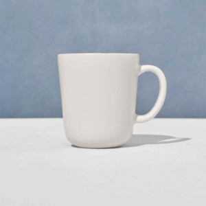 Rigby Home Stoneware Mug Set single mug with blue background.