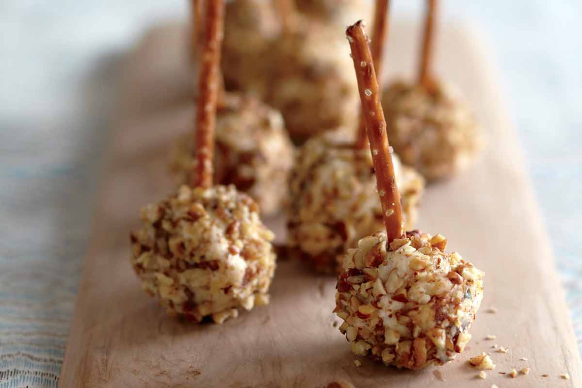 Blue Cheese Balls Recipe - Leite's Culinaria