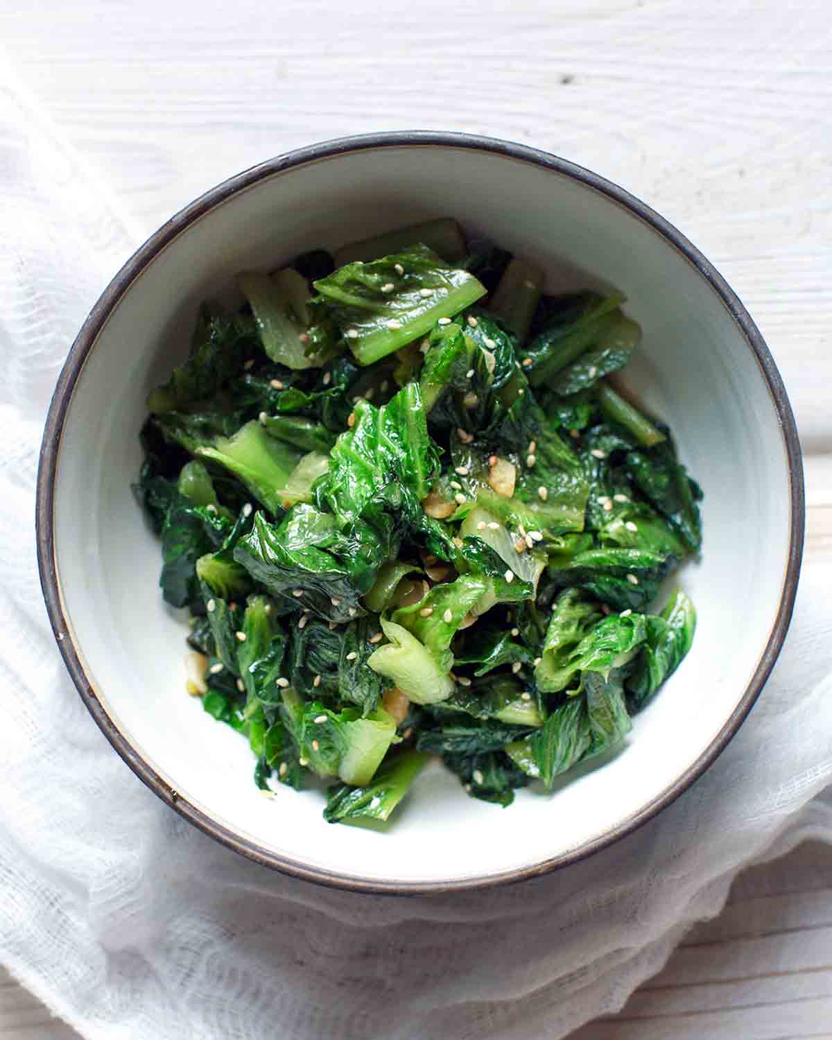 https://leitesculinaria.com/wp-content/uploads/2023/01/stir-fried-lettuce.jpg