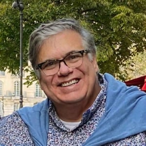 A picture of the writer David Leite.