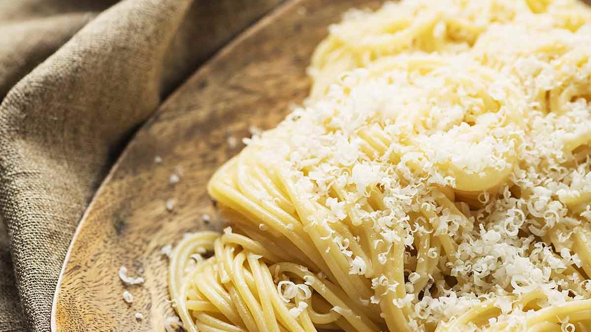 Pasta with Butter and Parmesan – Leite's Culinaria